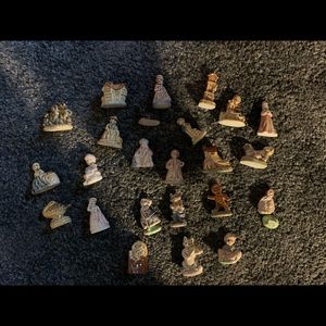24 Vintage Wade Red Rose Tea Figurines